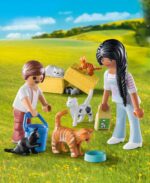 Playmobil 71309 Country Cat Family, cats and kittens, Organic Farm, Sustainable Toy, Fun Imaginative Role-Play, PlaySets for Children Ages 4+