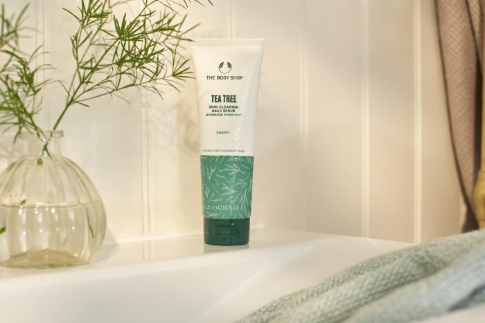 The Body Shop Tea Tree Squeaky Clean Scrub 100 ml